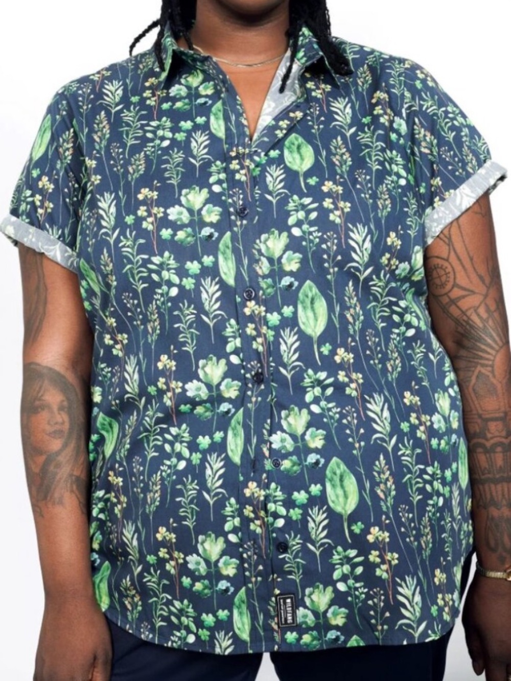 Wildfang The Essential Short Sleeve Button Up Top Leaf Navy Botanical Print 1X